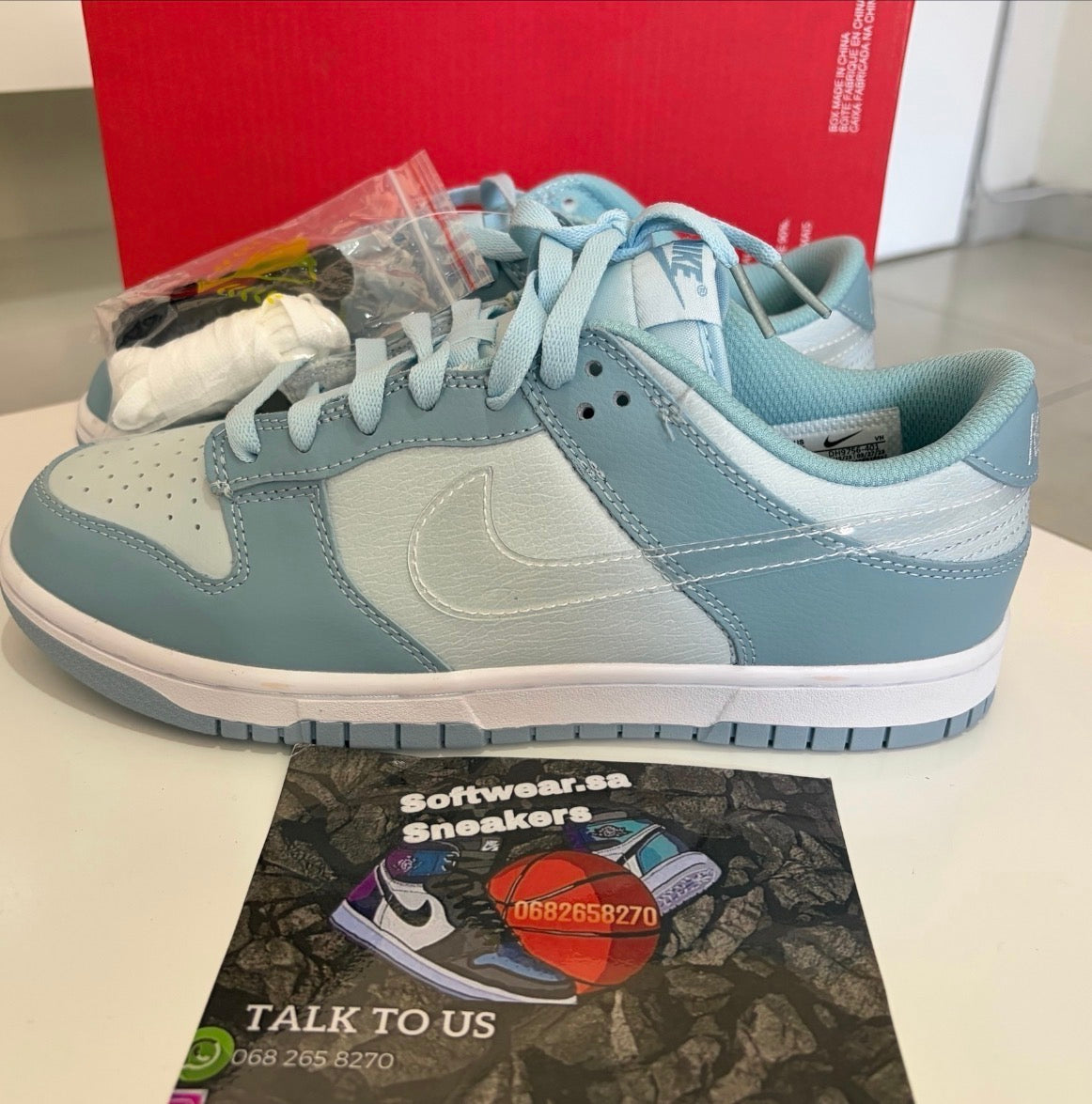 DUNK LOW “CLEAR BLUE SWOOSH
