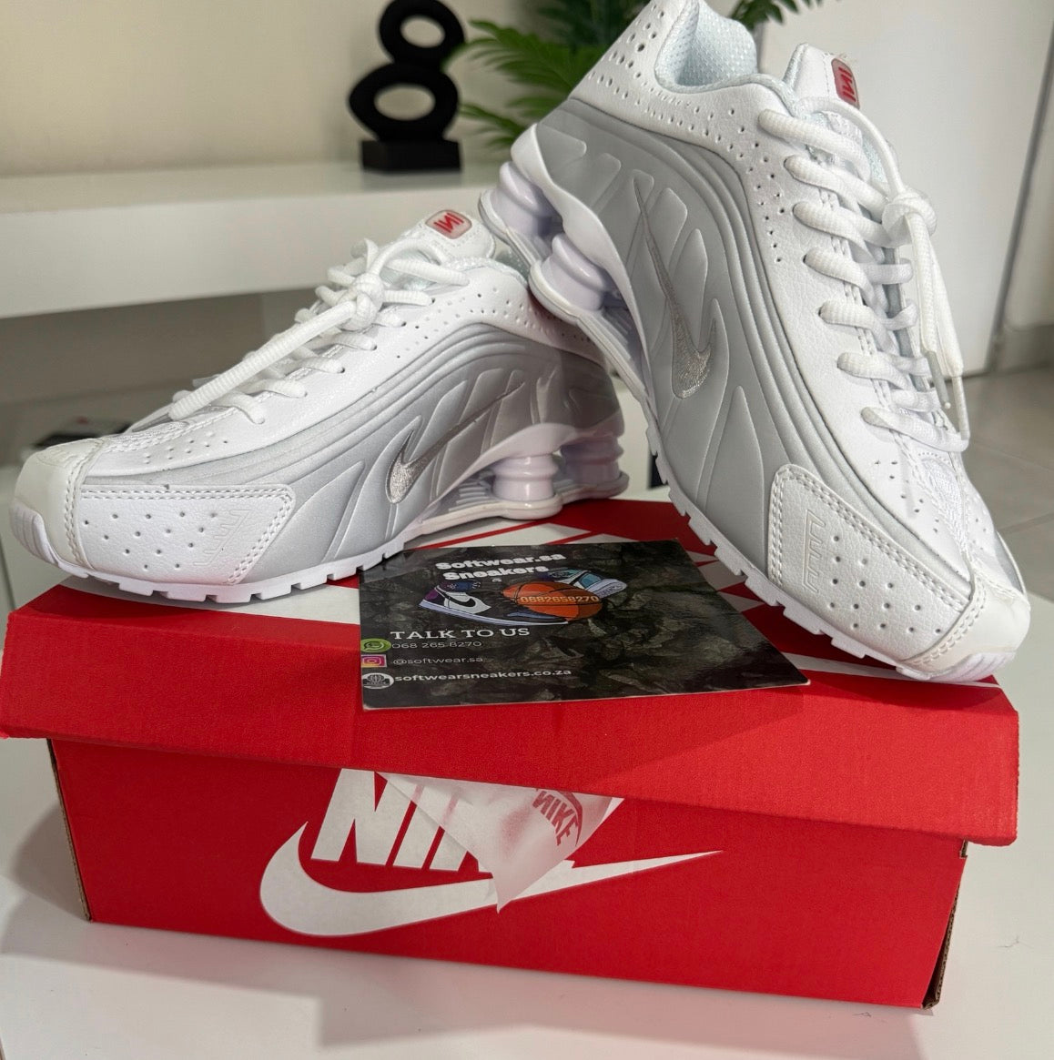 Nike Shox R4